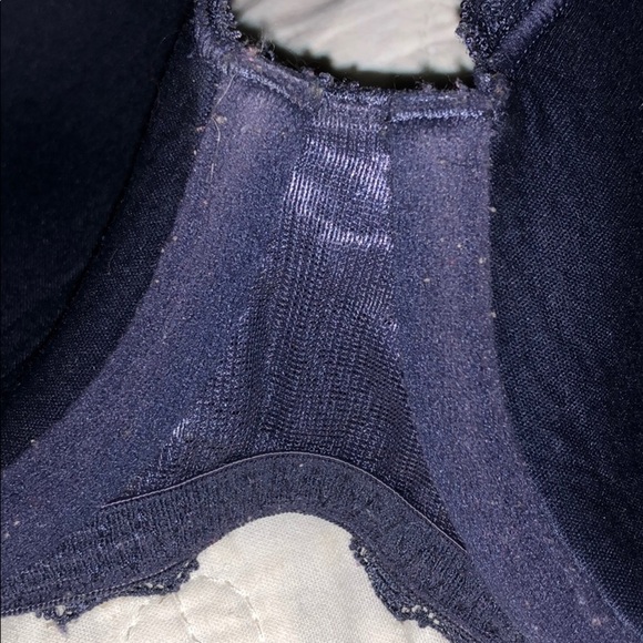 Victoria’s Secret purple lace bra - Picture 6 of 7